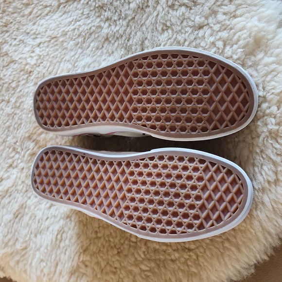 Rare Vans X Disney Minnie Mouse Slip-on Sneakers 🖤🐭💗 - Picture 11 of 16